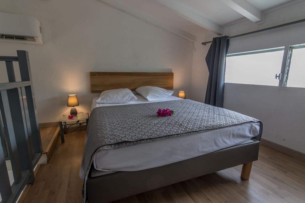 Superbe Studio En Duplex, Vue Sur Mer Et Piscine Apartment Le Gosier  Exterior foto